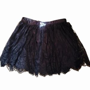 𝅺divided  lace balarina core Monique skirt